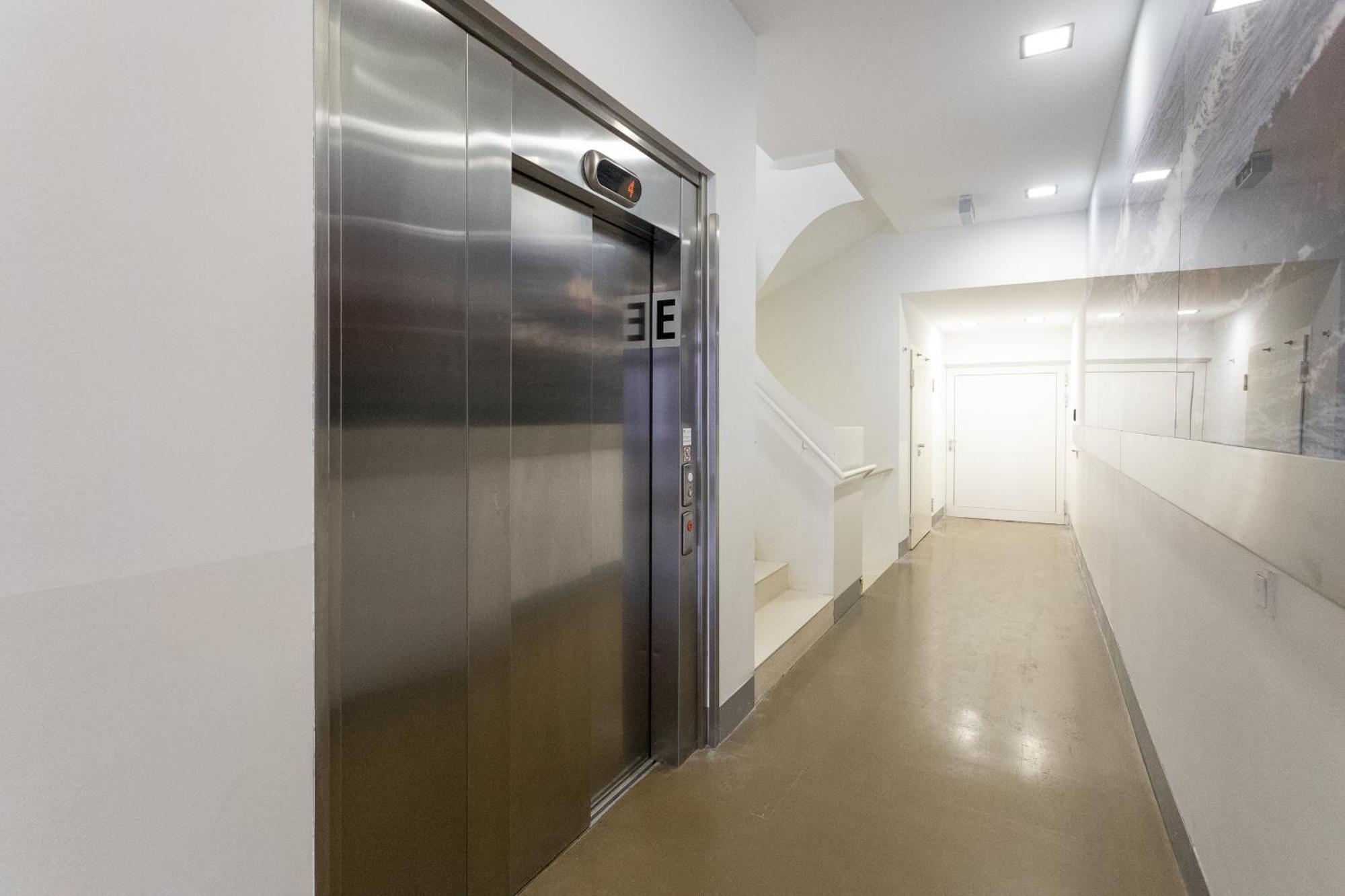 Private Room Connected To Metro Station And Next To City Center Виена Екстериор снимка