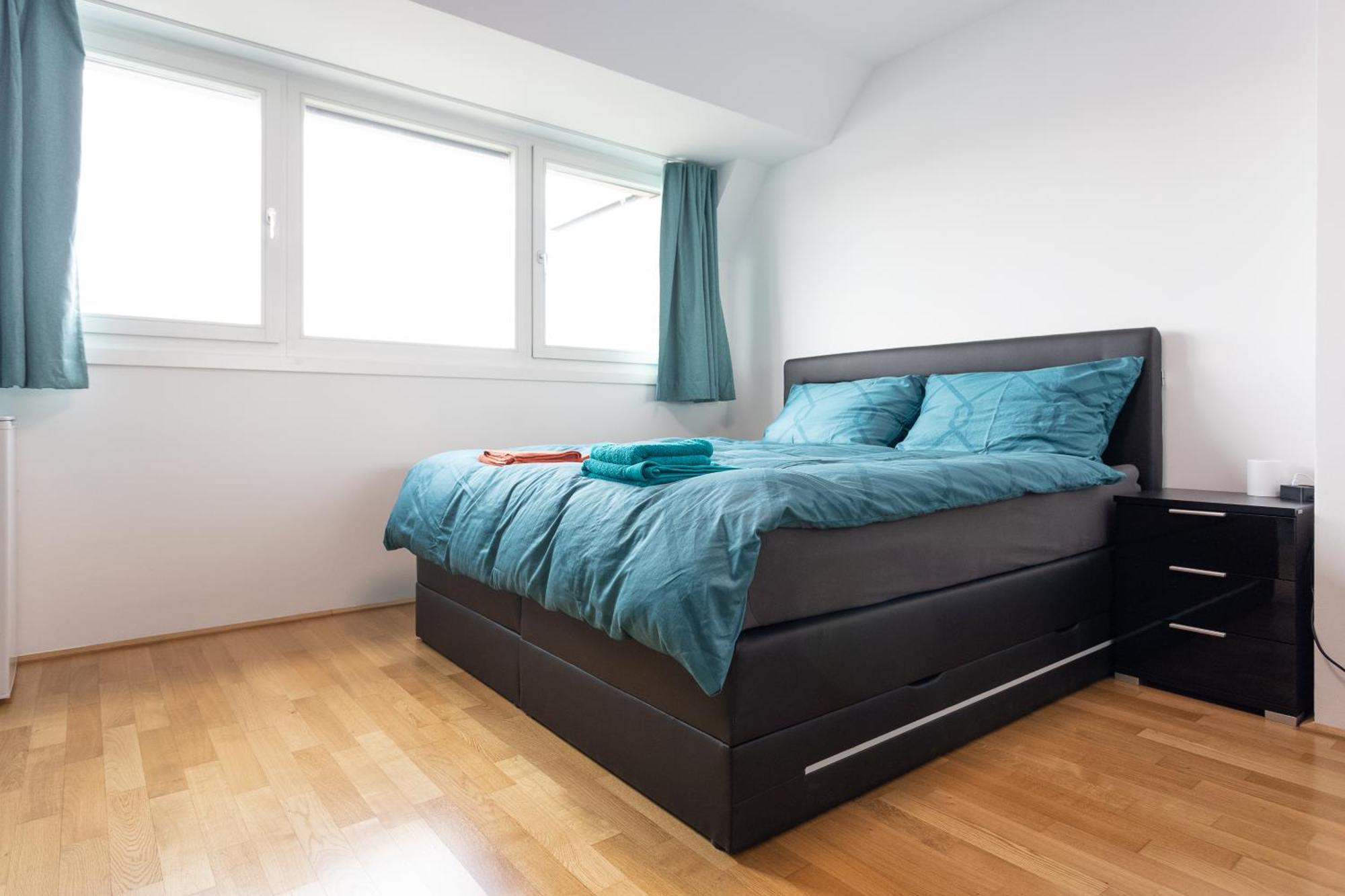 Private Room With Ac- Microwave, Personal Fridge & Metro Access - 7 Min To Center Виена Екстериор снимка