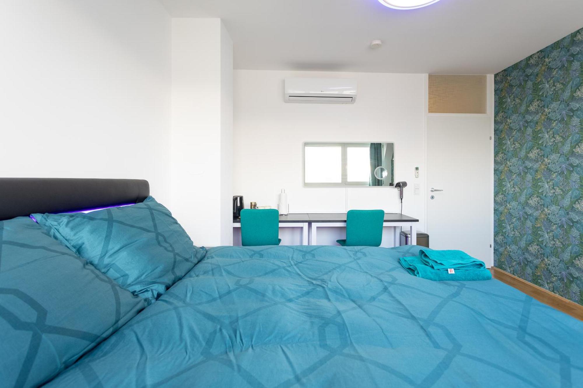 Private Room With Ac- Microwave, Personal Fridge & Metro Access - 7 Min To Center Виена Екстериор снимка